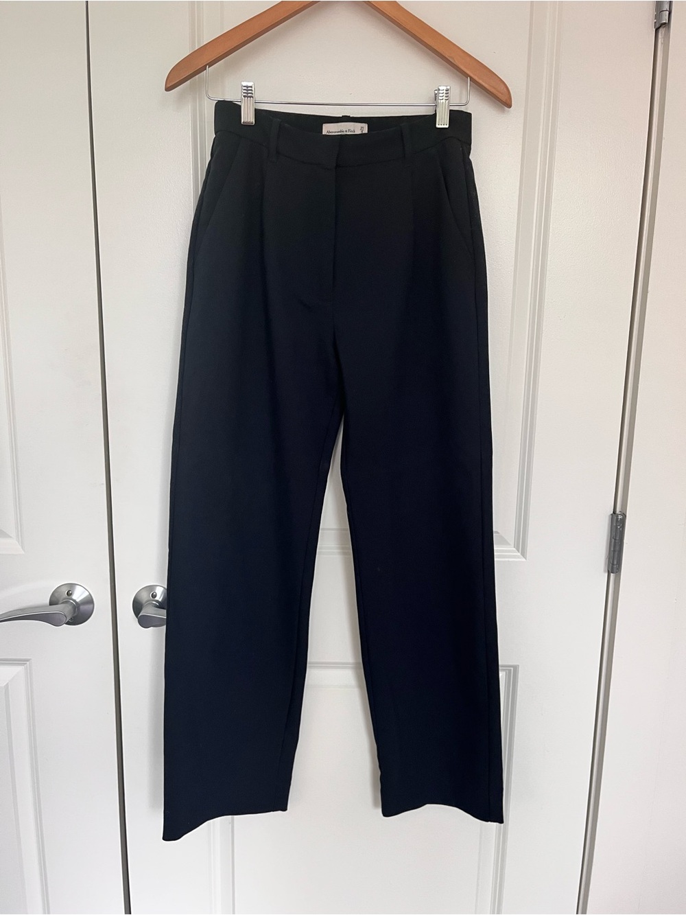 Abercrombie & Fitch Tailored Relaxed Straight Pants
